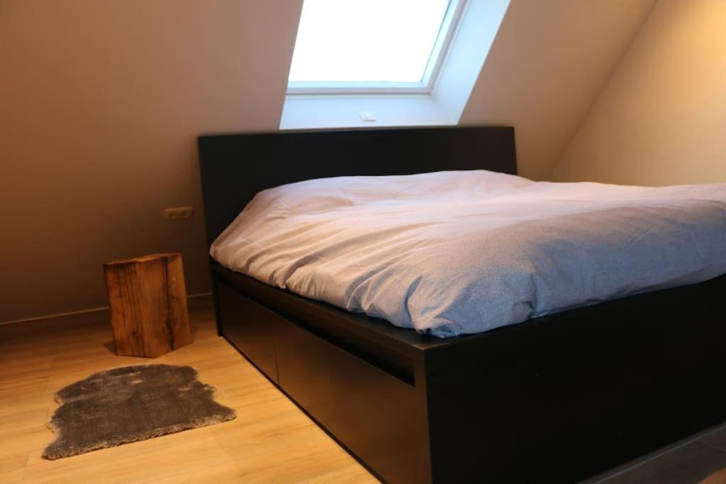 Momaison Charmant Landelijk Appartement Knesselare Bagian luar foto
