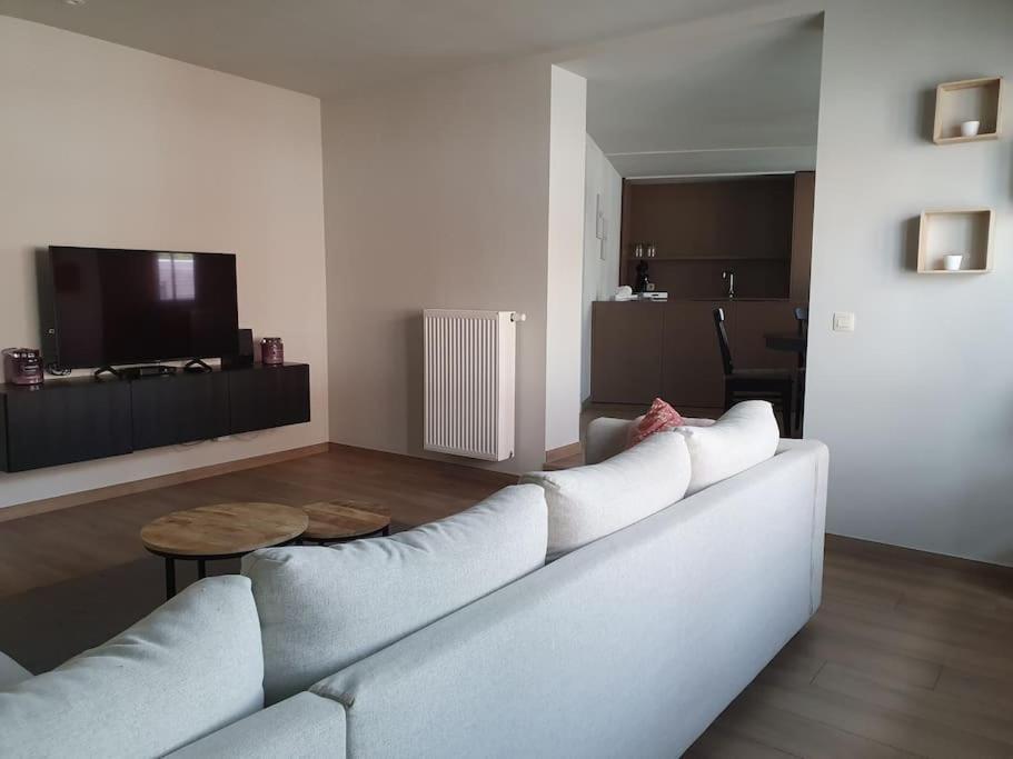 Momaison Charmant Landelijk Appartement Knesselare Bagian luar foto