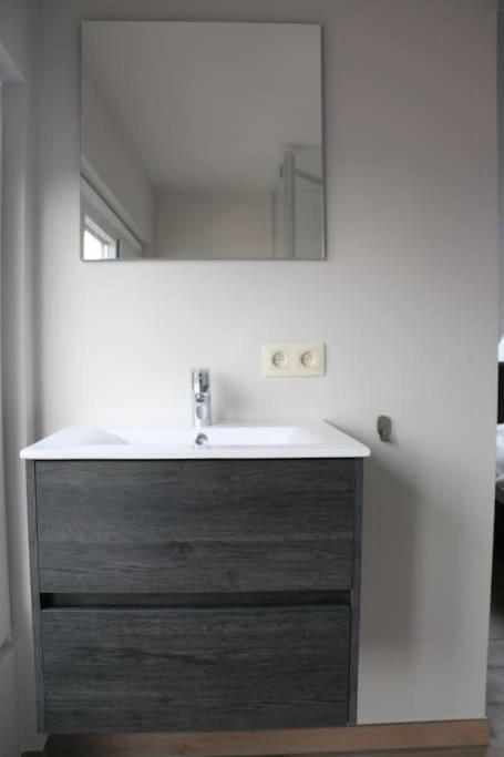 Momaison Charmant Landelijk Appartement Knesselare Bagian luar foto