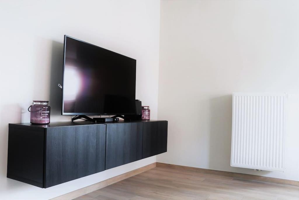 Momaison Charmant Landelijk Appartement Knesselare Bagian luar foto