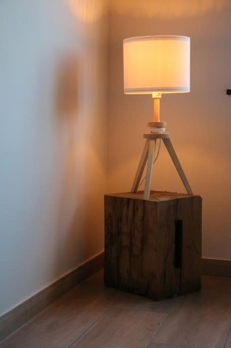 Momaison Charmant Landelijk Appartement Knesselare Bagian luar foto