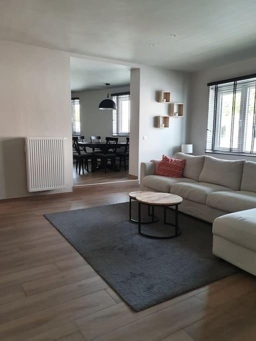 Momaison Charmant Landelijk Appartement Knesselare Bagian luar foto